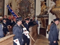 05 Prinasi se jeste svinuty prapor k vysveceni